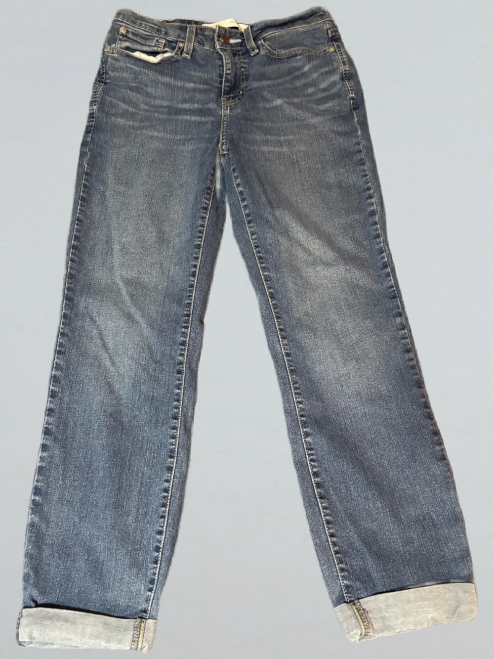 Levi’s Signature Gold Mid Rise Boyfriend Cuffed Jeans